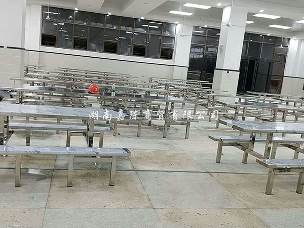 學校食堂餐桌2